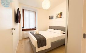 Piazza della Borsa 3B Tirabora Short Rent